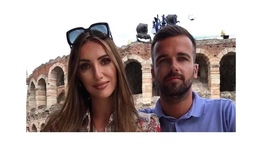 Taťáno, co to máš doma? Tři měsíce po svatbě vyrazil manžel Martin Pánek na Spartu do Skotska a údajně znásilnil šestnáctiletou dívku