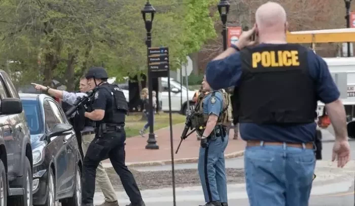 Krvavý incident na severovýchodě USA: přes dvacet mrtvých, pachatel stále na svobodě