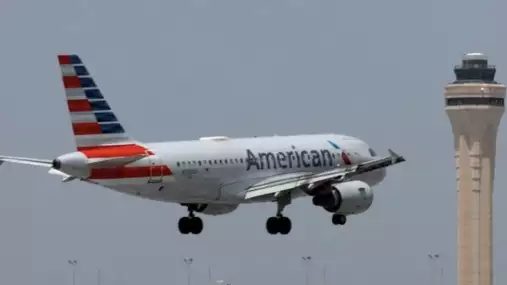 Záhada letu 954. Neustálé bouchání donutilo piloty přistát. Experti doteď neví, kde je problém