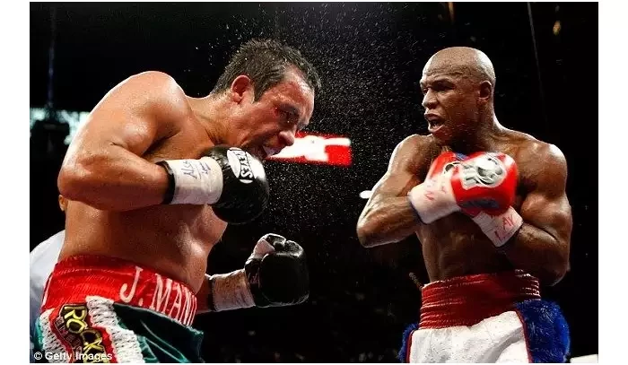 Boxerský paradox: Porazil miliardáře Mayweathera, skončil ve fabrice