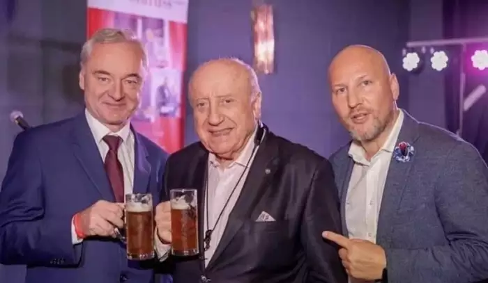 Felix Slováček v pasti podvodníků! Přišel o 4,5 milionu