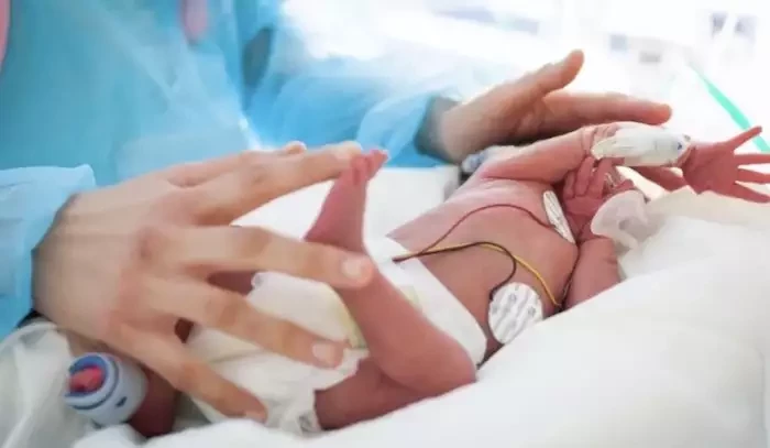 Zlaté české ručičky! Lékaři z nemocnice Motol provedli transplantaci srdce u novorozené holčičky trpící srdeční vadou